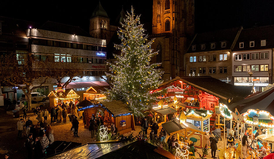 Der Heilbronner Weihnachtsmarkt ist am Dienstag feierlich eröffnet worden.