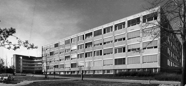 Oktober 1972: Der Klinikneubau im Gesundbrunnen.