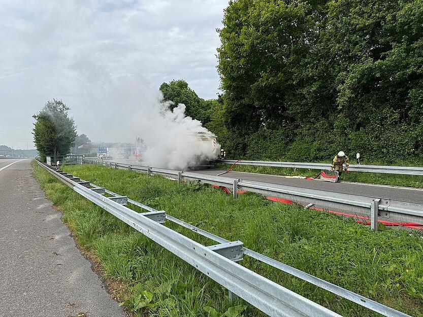 Auf der Autobahn 81 war am Montagvormittag eine dichte Rauchwolke zu sehen.