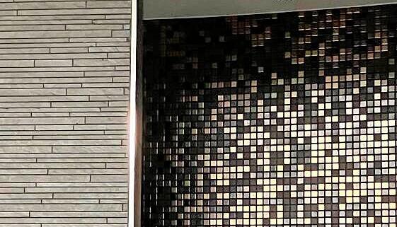 Die Farbkombinationen in der sanierten Öhringer Sauna sind sehr geschmackvoll. Die Farbkombinationen in der sanierten Öhringer Sauna sind sehr geschmackvoll.