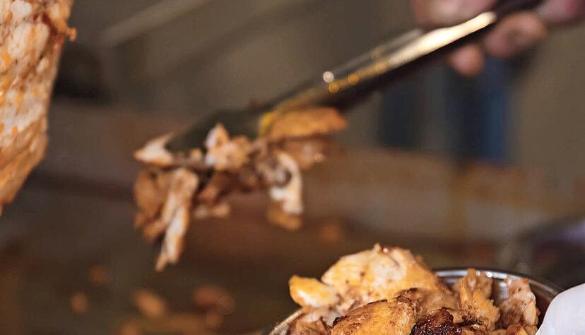 Ein Döner-Imbiss blieb Freitag zu lange geöffnet.
Foto: Hakan Tanak/stock.adobe.com Ein Döner-Imbiss blieb Freitag zu lange geöffnet.
Foto: Hakan Tanak/stock.adobe.com