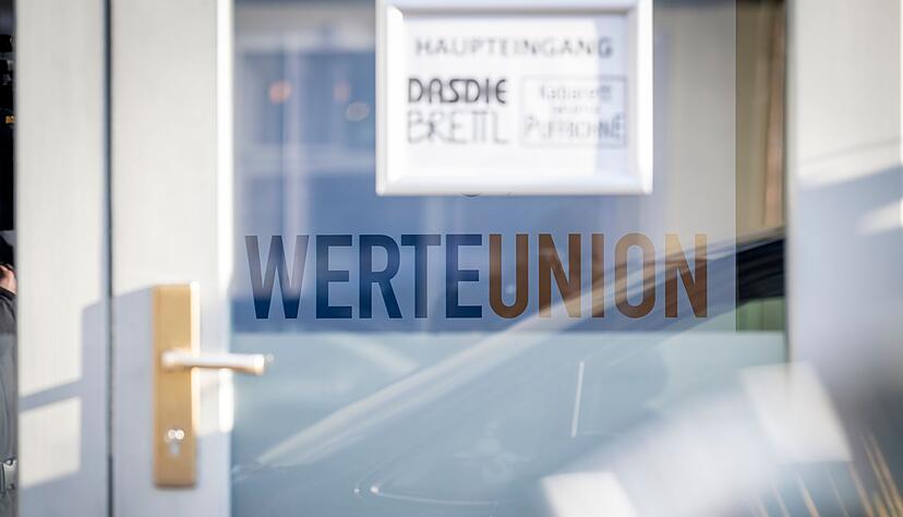 Der Veranstaltungsort in Erfurt, an dem sich einige Hundert Mitglieder der Werteunion eingefunden haben.