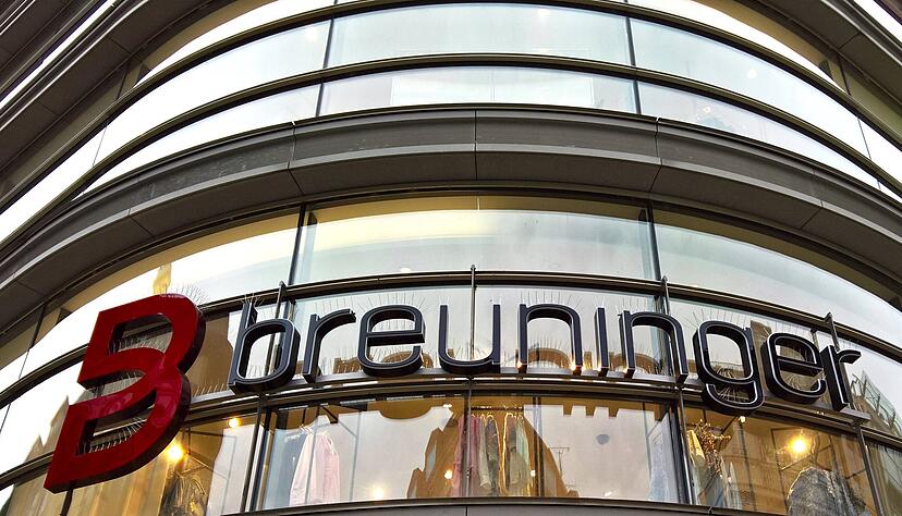 Breuninger Warenhäuser gibt es in mehreren Städten. Breuninger Warenhäuser gibt es in mehreren Städten.