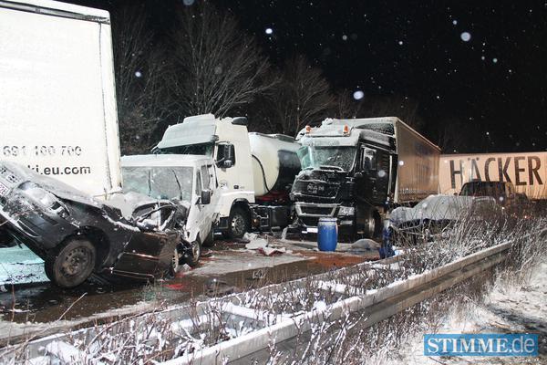 Aufräumarbeiten nach A6-Unfall | 20.02.