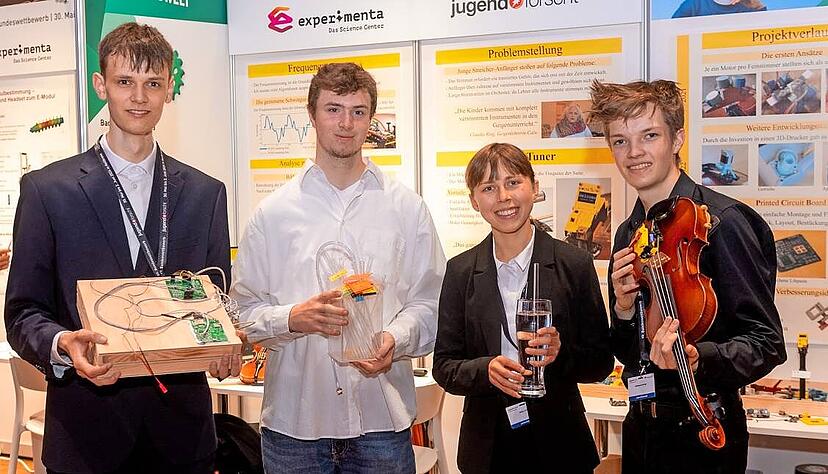 Erfolgreich aus Baden-W&uuml;rttemberg (von links): Josef Kassubek (Physik), Julius Gutjahr und Maja Leber (beide Antibubbels) sowie Reinhard K&ouml;cher (Geige).