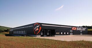 Das Außenlager von Sport-Saller: Der Ausrüster kehrt zurück zu den Wurzeln im Amateurfußball.