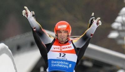 Andre Florsch&uuml;tz und Torsten Wustlich recken nach ihrem Sieg die Arme in die H&ouml;he.