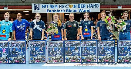Auf Valentyna Salamakha, Sharon Nooitmeer, Arwen Gorb, Nina Engel, Oliver Rieth, Amber Verbraeken, Marloes Hoitzing und Agni Zygoura (von links) warten neue Herausforderungen. Das Oktett ist in der Ballei verabschiedet worden.
Foto: Christiana Kunz