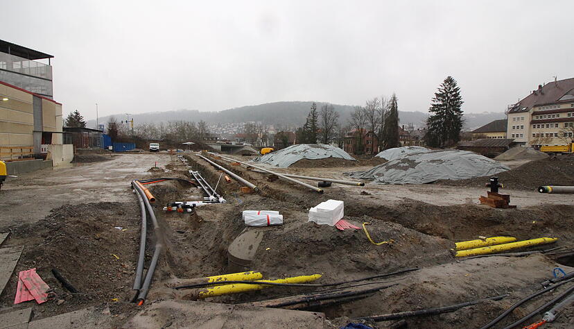 Hier soll man irgendwann auf das neue st&auml;dtische Parkhaus und das Kreishaus blicken.