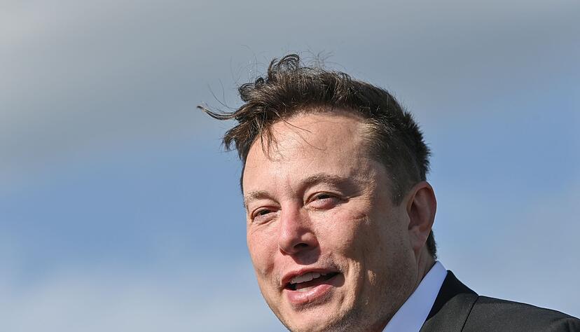 Elon Musk hält momentan einen Anteil von gut neun Prozent an Twitter. Elon Musk hält momentan einen Anteil von gut neun Prozent an Twitter.