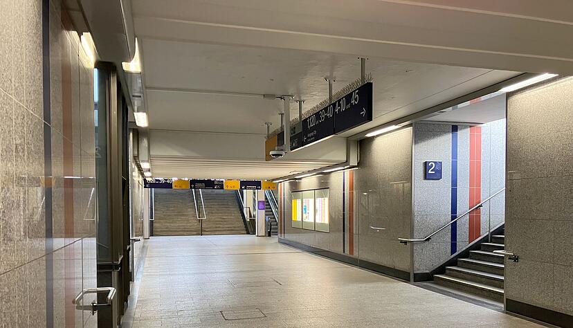 Der Bahnhof von Kaiserslautern ist gesperrt. (Archivbild)