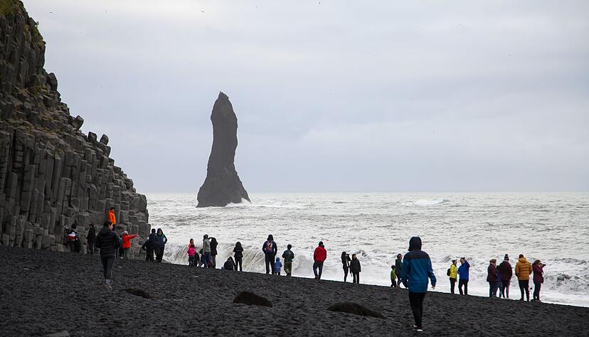 Am Strand Reynisfjara kam es am Wochenende zu einem tragischen Unglück. (Archivbild)