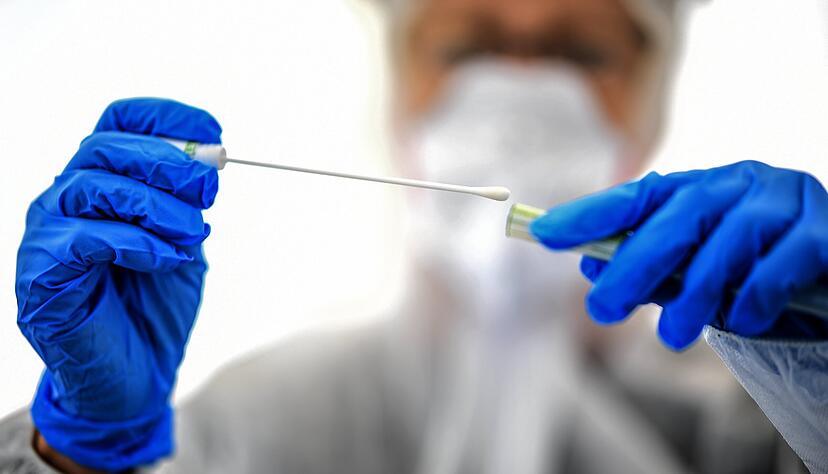 Die Sch&uuml;ler der betroffenen Klasse sollen nun getestet werden. Foto: dpa