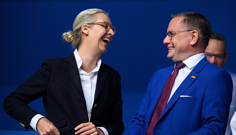 Alice Weidel und Tino Chrupalla bilden auch für die kommenden zwei Jahre die Doppelspitze der AfD.