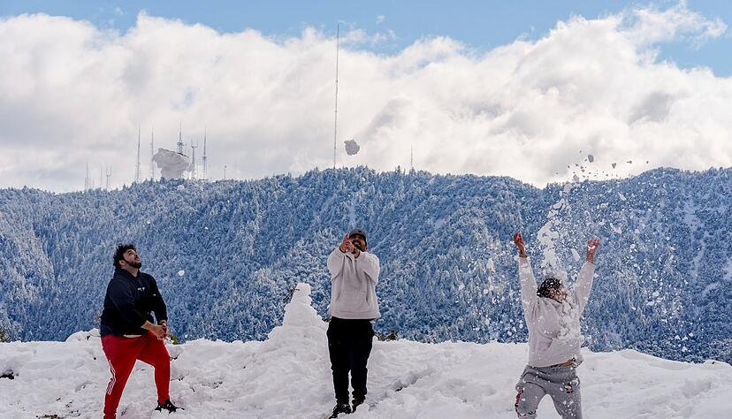 In den Bergen oberhalb von Los Angeles fiel Schnee.
