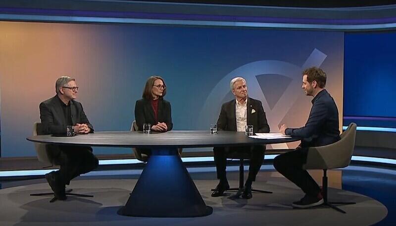 Analysierten das SWR-Triell der Spitzenkandidaten zur Landtagswahl (v.l.): Kommunikationswissenschaftler Frank Brettschneider, die Redakteure Annika Grah (Stuttgarter Zeitung) und Uwe Ralf Heer (Heilbronner Stimme) sowie Moderator Georg Bruder. Analysierten das SWR-Triell der Spitzenkandidaten zur Landtagswahl (v.l.): Kommunikationswissenschaftler Frank Brettschneider, die Redakteure Annika Grah (Stuttgarter Zeitung) und Uwe Ralf Heer (Heilbronner Stimme) sowie Moderator Georg Bruder.