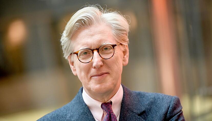 Theo Koll, der Leiter des ZDF-Hauptstadtstudios, geht in den Ruhestand. Theo Koll, der Leiter des ZDF-Hauptstadtstudios, geht in den Ruhestand.