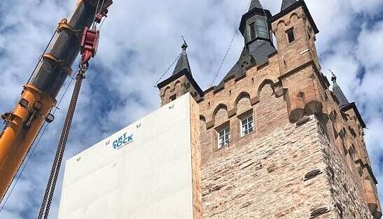 Am Mittwochabend waren die Aufbauarbeiten im Gange.
Foto: Florian Huber Am Mittwochabend waren die Aufbauarbeiten im Gange.
Foto: Florian Huber