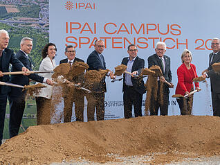 Mit dem Spatenstich ist der Startschuss für den KI-Campus in Heilbronn gefallen.