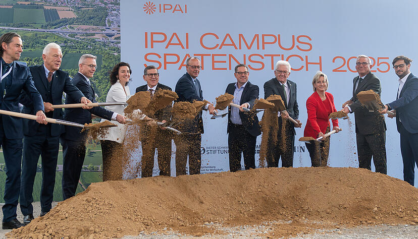 Mit dem Spatenstich ist der Startschuss für den KI-Campus in Heilbronn gefallen.