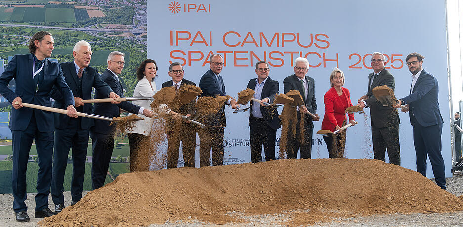 Mit dem Spatenstich ist der Startschuss für den KI-Campus in Heilbronn gefallen.