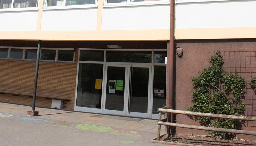 An der Grundschule in Bitzfeld hat es einen Corona-Fall gegeben. Eine dritte Klasse und zwei Lehrer sind in Quarantäne. Foto: Archiv/Stegmüller An der Grundschule in Bitzfeld hat es einen Corona-Fall gegeben. Eine dritte Klasse und zwei Lehrer sind in Quarantäne. Foto: Archiv/Stegmüller