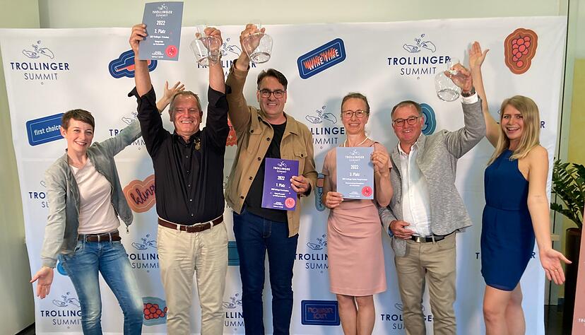 Siegerehrung mit (von links) Cathrin Bihlmayer, Martin Notz,  Martin Fischer, Christine und Reinhard Baumg&auml;rtner sowie Julia B&ouml;cklen.
Foto: Kilian Krauth