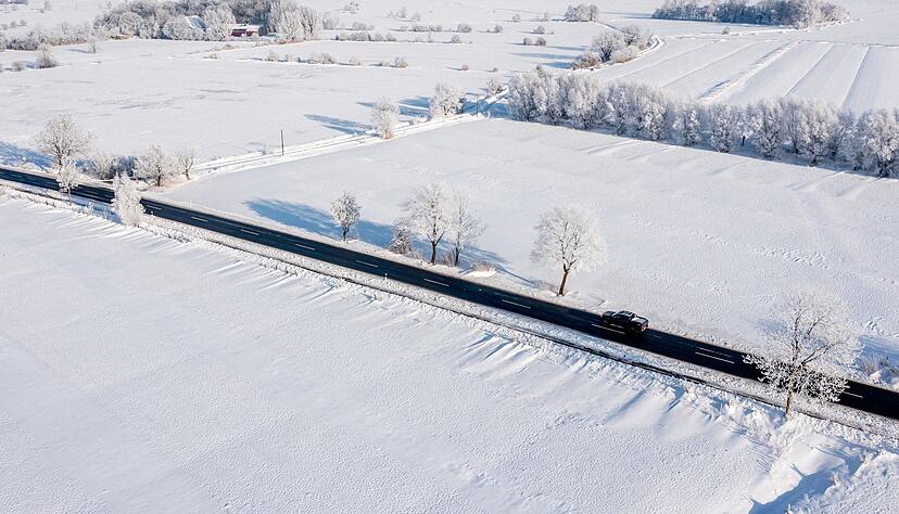 Auch das gab es diesen Winter: schneebedeckte Felder. (Archivbild)