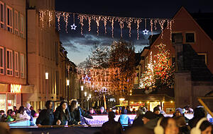 Der Heilbronner Weihnachtsmarkt zieht bisher weniger Besucher an als erwünscht. Der Heilbronner Weihnachtsmarkt zieht bisher weniger Besucher an als erwünscht.