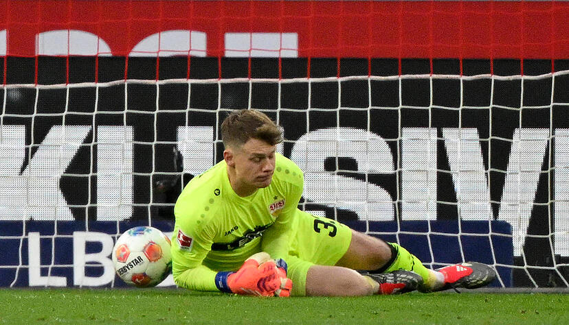 Alexander Nübel: Unsicher gegen den FC Bayern. Teils unsaubere Pässe. In der 35. Minute großes Glück als ihm der Ball durchrutscht. Hält in der zweiten Halbzeit einen Ball von Kane gut, aber beim 0:3 sieht er richtig schlecht aus. Note: 6