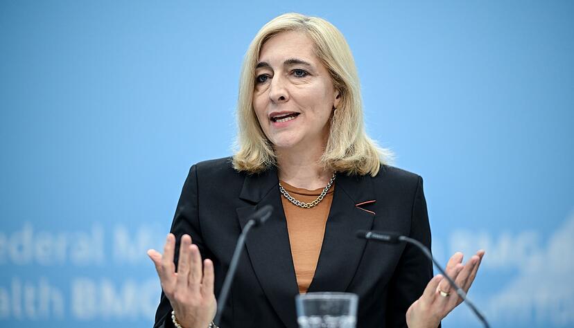 Gesundheitsministerin Warken will die Kassenbeiträge noch stabilisieren. Gesundheitsministerin Warken will die Kassenbeiträge noch stabilisieren.