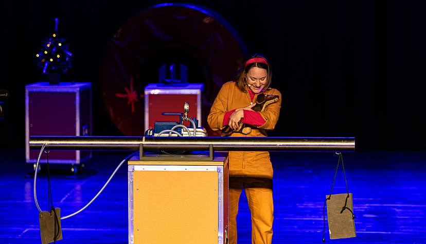 F&uuml;r Momente zum Schmunzeln und Staunen sorgt Dackeldame Laika.