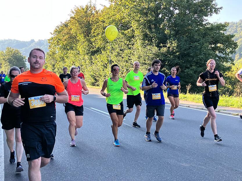 Strahlender Sonnenschein: Besser könnten die Bedingungen für die Läufer beim EBM-Papst-Marathon nicht sein. Strahlender Sonnenschein: Besser könnten die Bedingungen für die Läufer beim EBM-Papst-Marathon nicht sein.