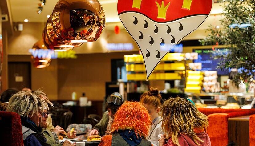 Nach Karneval beginnt f&uuml;r manche Menschen eine Fastenzeit bis Ostern.