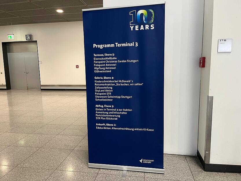 Kofferversteigerung am Stuttgarter Flughafen – Auktion lockt viele Besucher an Kofferversteigerung am Stuttgarter Flughafen – Auktion lockt viele Besucher an