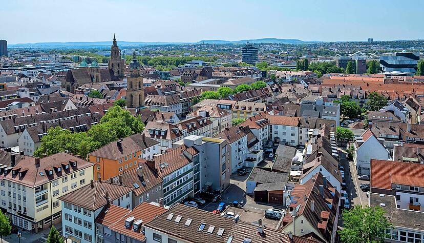 Blick auf Heilbronn mit Kilianskirche und Co. Gibt es hier noch Wohnungen f&uuml;r 300.000 Euro?