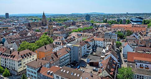 Blick auf Heilbronn mit Kilianskirche und Co. Gibt es hier noch Wohnungen f&uuml;r 300.000 Euro?