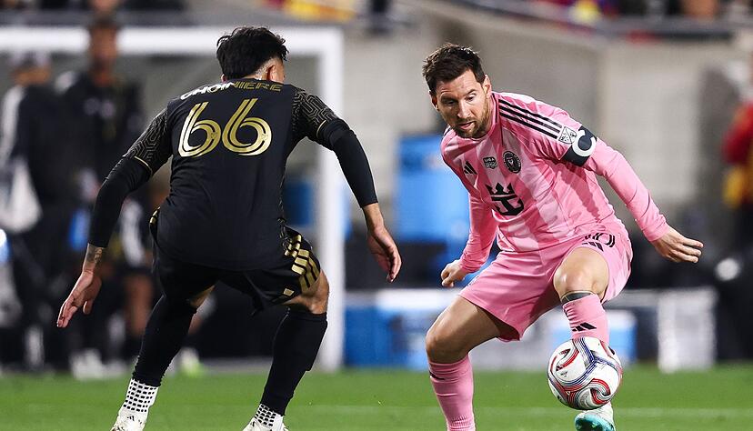 Lionel Messi (r.) und Inter Miami traten zu einem Testspiel in Puerto Rico an. (Archivbild)