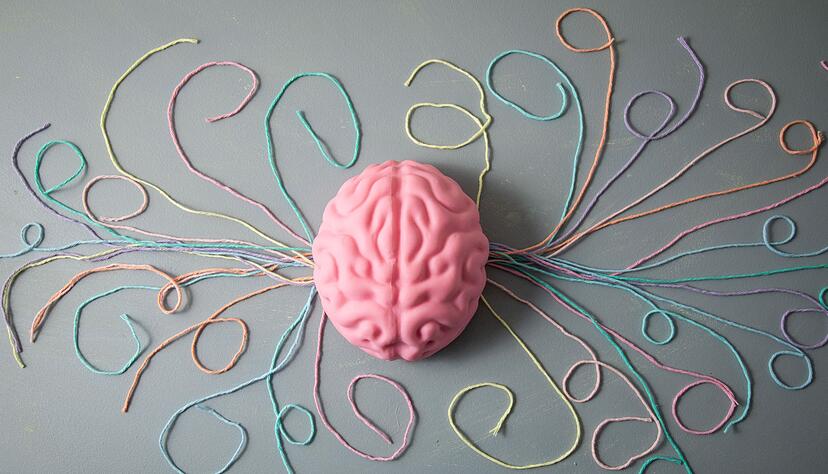 Ob Arm heben oder loslaufen: Das Gehirn steuert unsere Bewegungen. Bei Parkinson funktioniert das allerdings zunehmend schlechter.