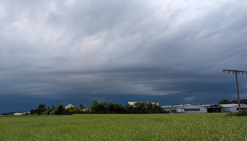 Eine Gewitterfront zog am Abend über Ulm. Eine Gewitterfront zog am Abend über Ulm.