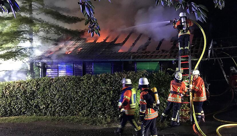 Brand der Albvereinshütte am Calvarienberg Brand der Albvereinshütte am Calvarienberg