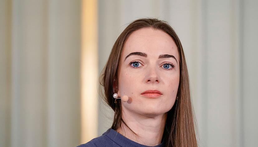 Mehr als 130 Nobelpreistr&auml;ger haben eine Petition unterschrieben, eingefrorene russische Verm&ouml;genswerte f&uuml;r die Ukraine zu verwenden. Sie wurde der Friedensnobelpreistr&auml;gerin Oleksandra Matwijtschuk &uuml;berreicht.