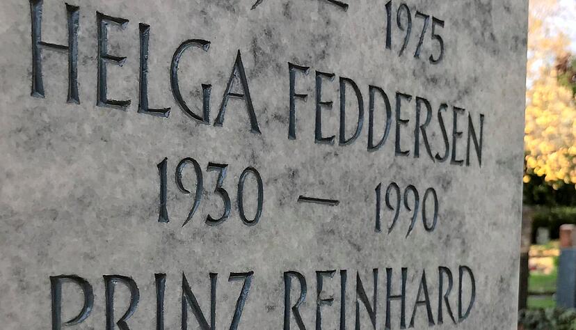 Der Prinz und die Schauspielerin: Grab in Stuttgart. Der Prinz und die Schauspielerin: Grab in Stuttgart.