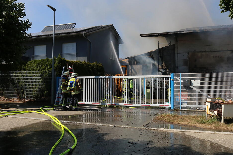 Brand einer Lagerhalle in Öhringen