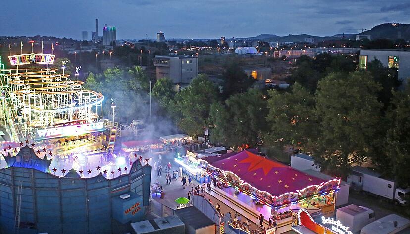 Normalerweise steht die Theresienwiese zu Beginn der Sommerferien ganz im Zeichen des Heilbronner Volksfestes. Doch wegen Corona bleibt der Festplatz auch dieses Jahr leer. Foto: Archiv, Seidel Normalerweise steht die Theresienwiese zu Beginn der Sommerferien ganz im Zeichen des Heilbronner Volksfestes. Doch wegen Corona bleibt der Festplatz auch dieses Jahr leer. Foto: Archiv, Seidel