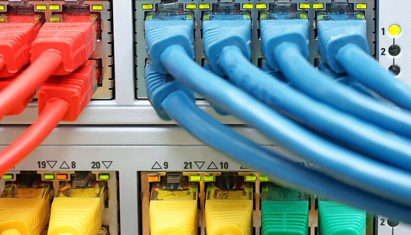 Für das schnelle Internet hatten IHK und WHF eine Allianz der Landkreise in Heilbronn-Franken angestrebt. Dazu kommt es nun aber nicht.
Foto: BAcho Foto/stock.adobe.com Für das schnelle Internet hatten IHK und WHF eine Allianz der Landkreise in Heilbronn-Franken angestrebt. Dazu kommt es nun aber nicht.
Foto: BAcho Foto/stock.adobe.com