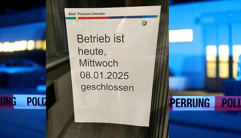 Ein Aushang weist darauf hin, dass die Firma Hänel einen Tag nach der Bluttat geschlossen bleibt.