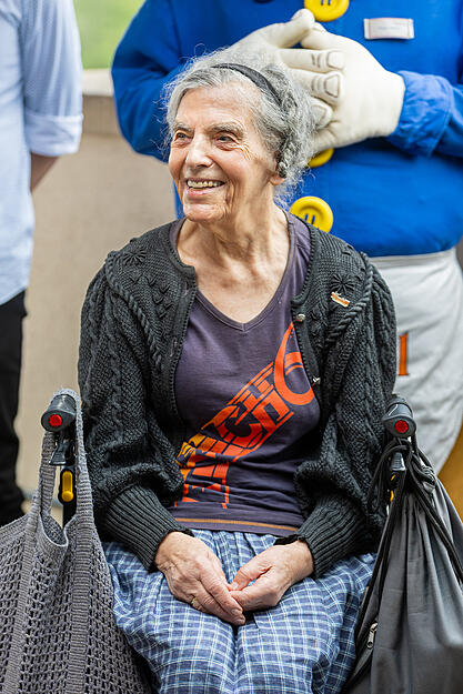 Mit den Fahrten &uuml;ber Kopf bek&auml;mpft Rentnerin Ursula Dees unkonventionell ihre R&uuml;ckenschmerzen. Vor ihrer ersten Karacho-Fahrt vor 13 Jahren holte sie sich &auml;rztlichen Rat ein.