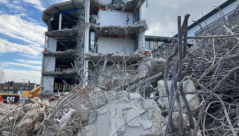 Das Hofkammergeb&auml;ude an der Mannheimer Stra&szlig;e in Heilbronn wird abgerissen.