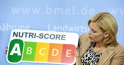 Julia Klöckner (CDU), Bundesernährungsministerin, stellt das Nährwertkennzeichen "Nutri-Score" vor. Foto: dpa